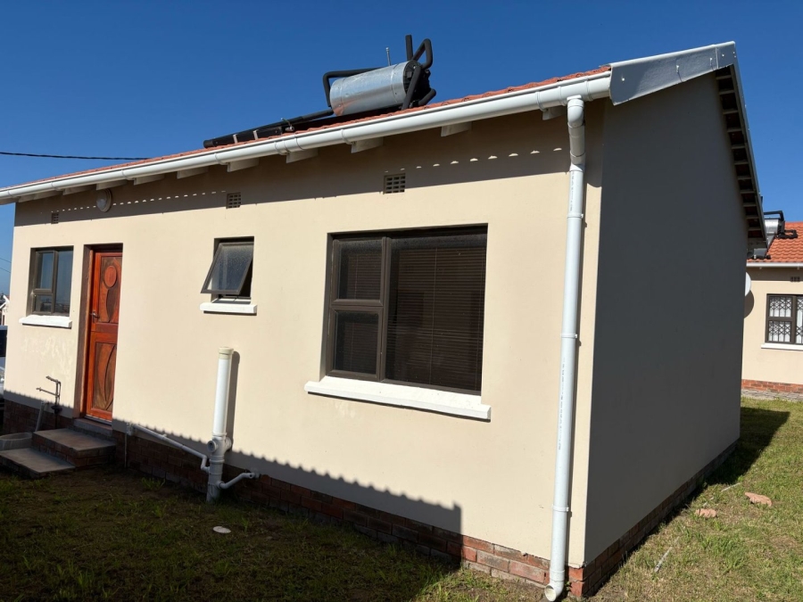 2 Bedroom Property for Sale in Cove Rock Eastern Cape
